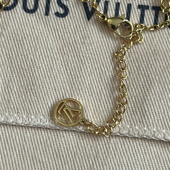 Louis Vuitton Blooming Supple Necklace like new - Picture 8 of 9